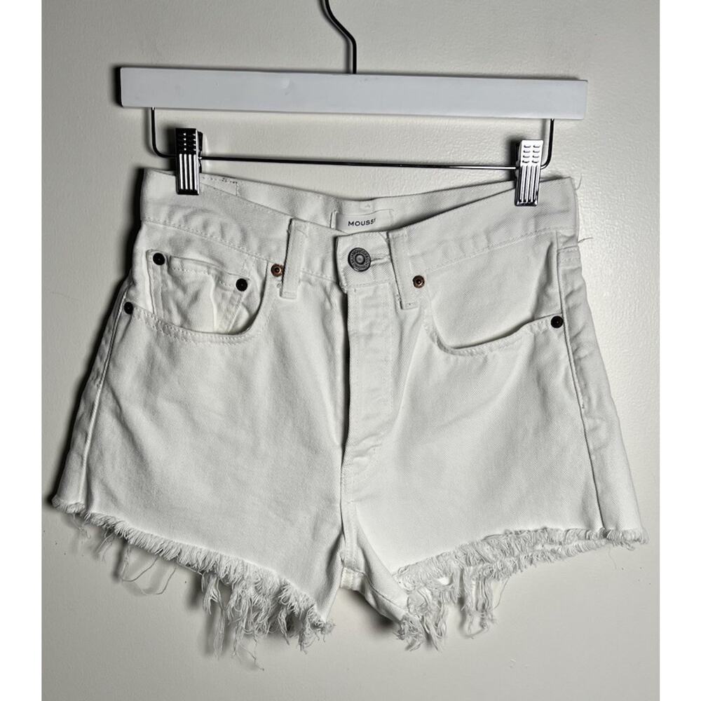 Moussy Shorts 0/US XS White High Rise Denim Raw‎ Hem Button Fly Jean Shorts EUC